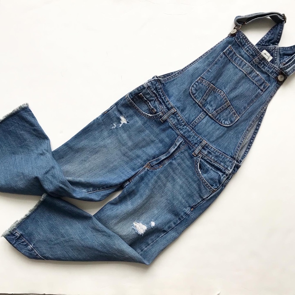 Gapkids distressed raw hem crop denim overalls EUC L(10-11Y)